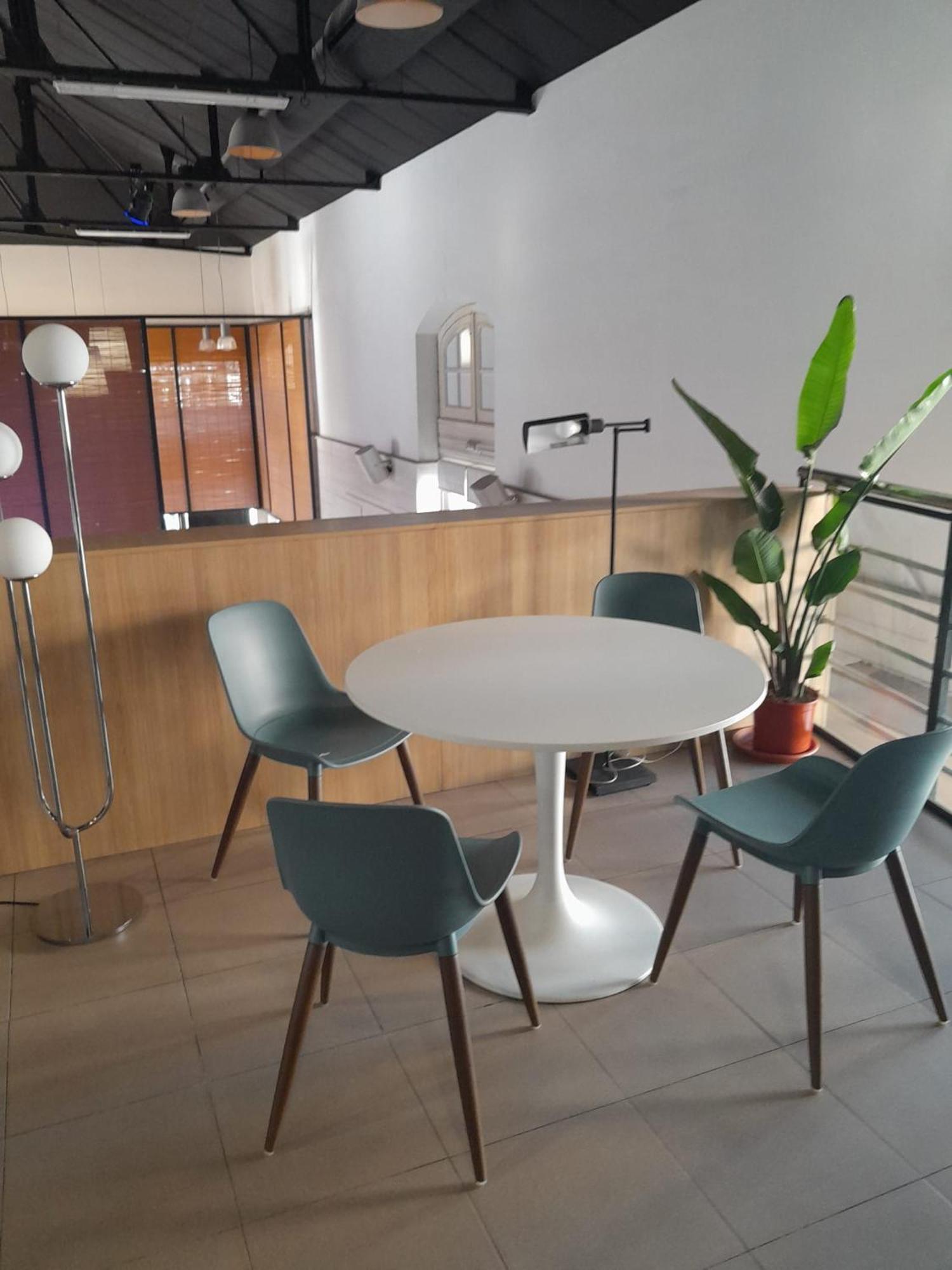 Up Hostel Valence Extérieur photo