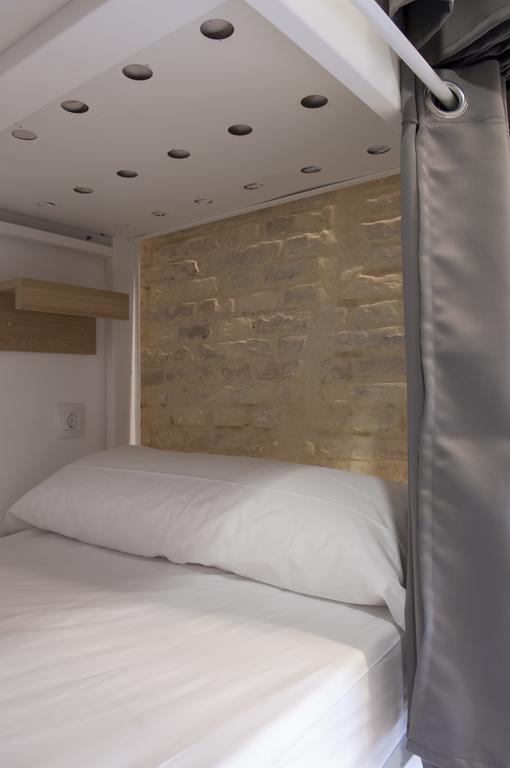 Up Hostel Valence Extérieur photo