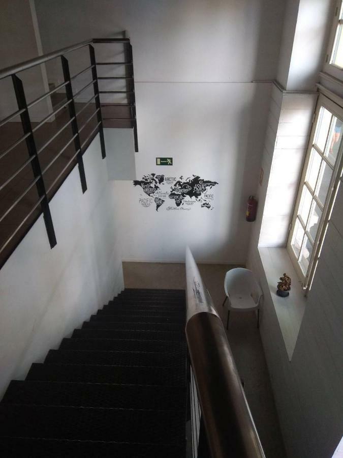Up Hostel Valence Extérieur photo